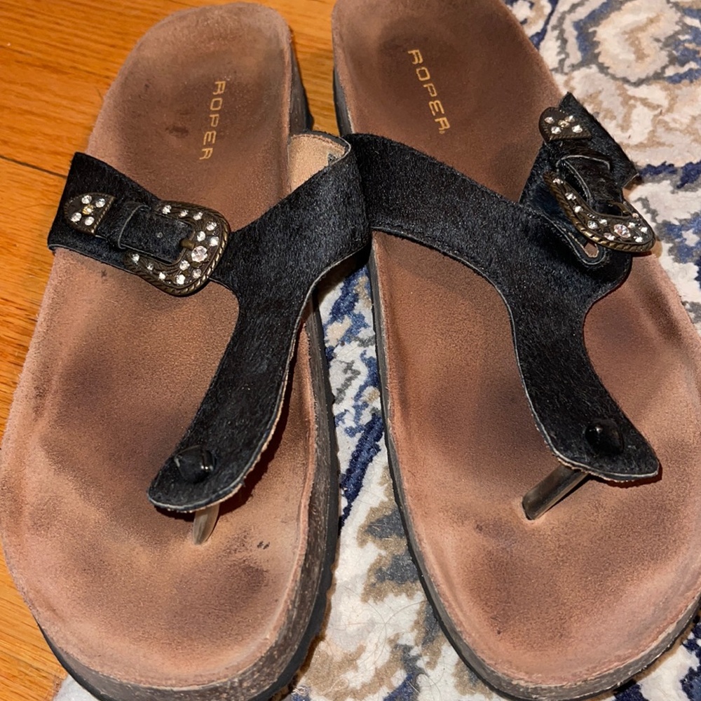 Cute sandals w/ sparkly buckle